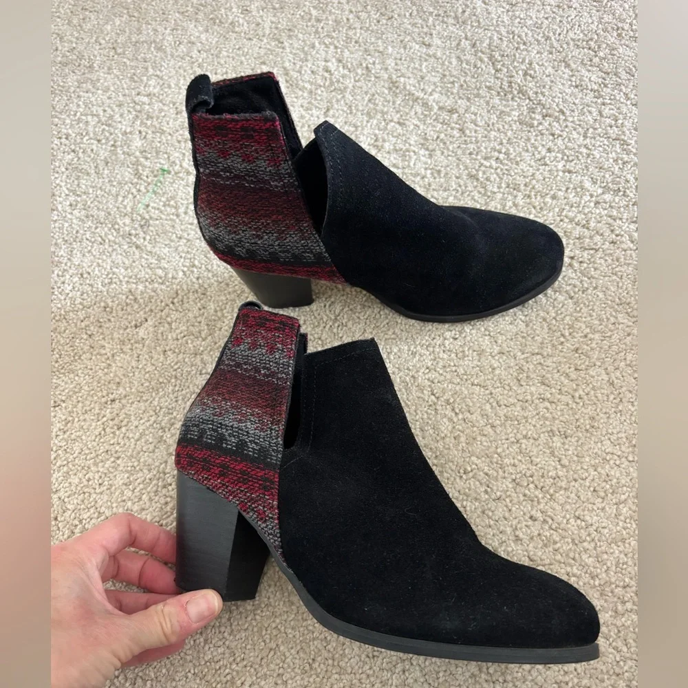 MINNETONKA Women's Mari Black Suede Booties - Aztec Weave Boho 81040 sz 7.5